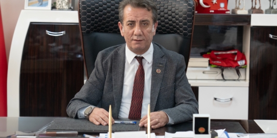 Anıl Yetişkin Kimdir? Anıl Yetişkin Hayatı ve Siyasi Kariyeri