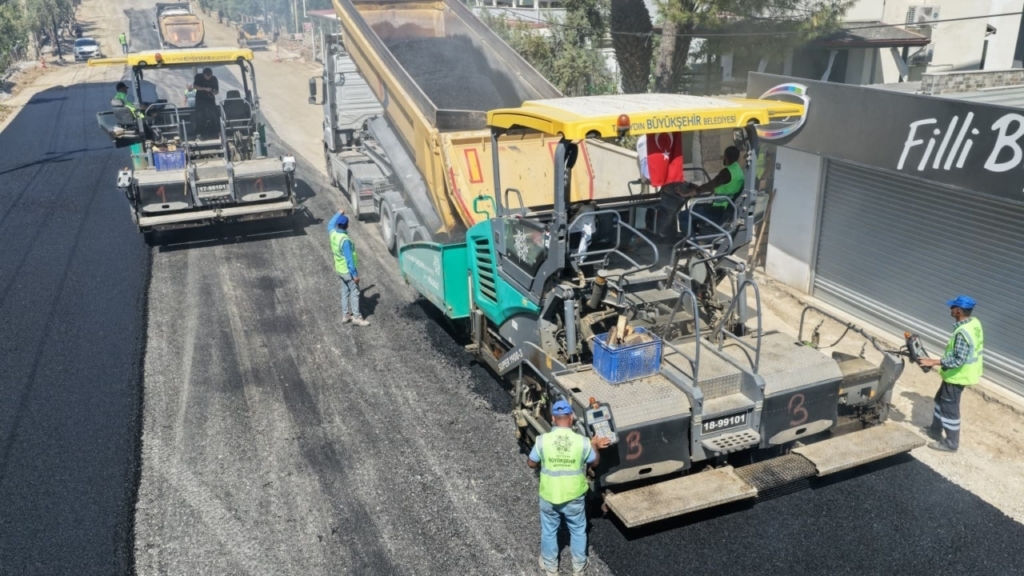 aydin buyuksehir akbuk yolunu yeniliyor b487fa6e9031