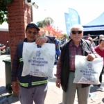 Aydın Büyükşehir Belediyesi binlerce fideyi Nazilli’de vatandaşlara dağıttı