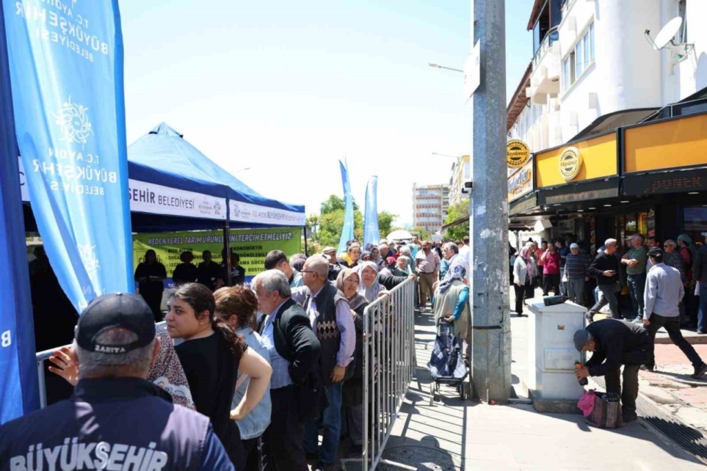 aydin buyuksehir belediyesi binlerce fideyi nazillide vatandaslara dagitti 2c27d9bf6dbc