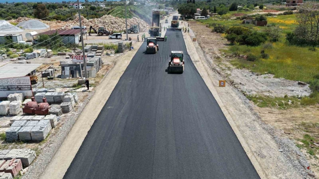 Aydın genelinde eş zamanlı yol çalışmaları sürüyor 2 aydin genelinde es zamanli yol calismalari suruyor 3da061100f56