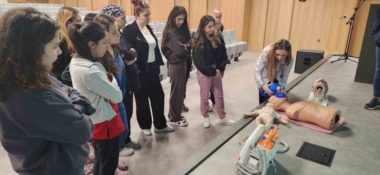 Aydın Şehir Hastanesi’nde çocuk acil ekiplerine kritik eğitim 1 aydin sehir hastanesinde cocuk acil ekiplerine kritik egitim d981c20f3e78