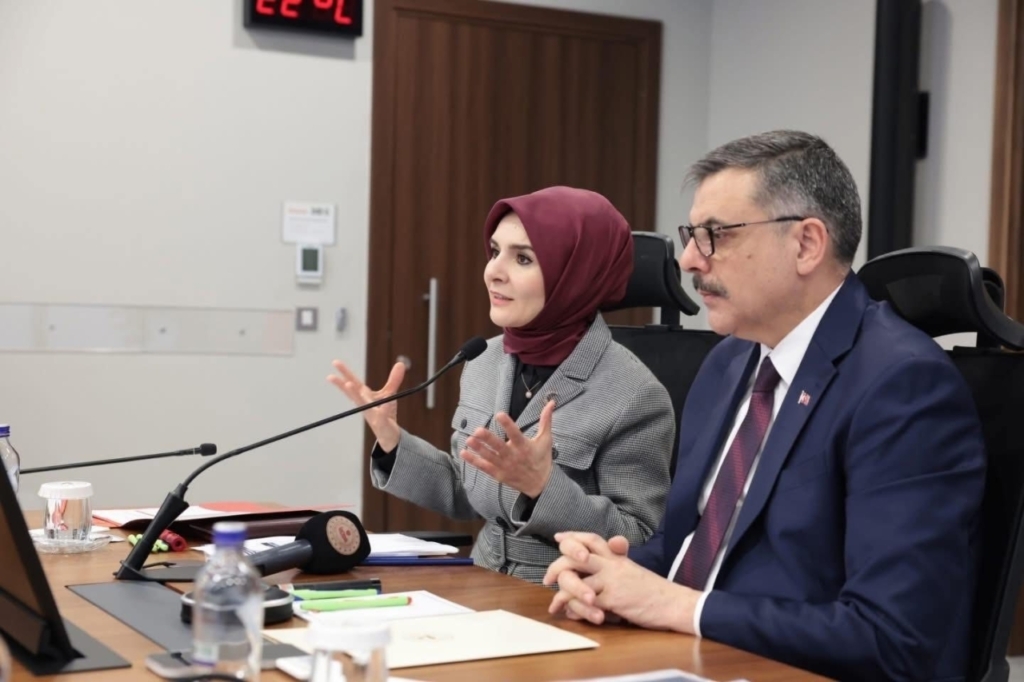 aydin valisi canbolat sosyal hizmet toplantisina katildi e28ddc3e3853