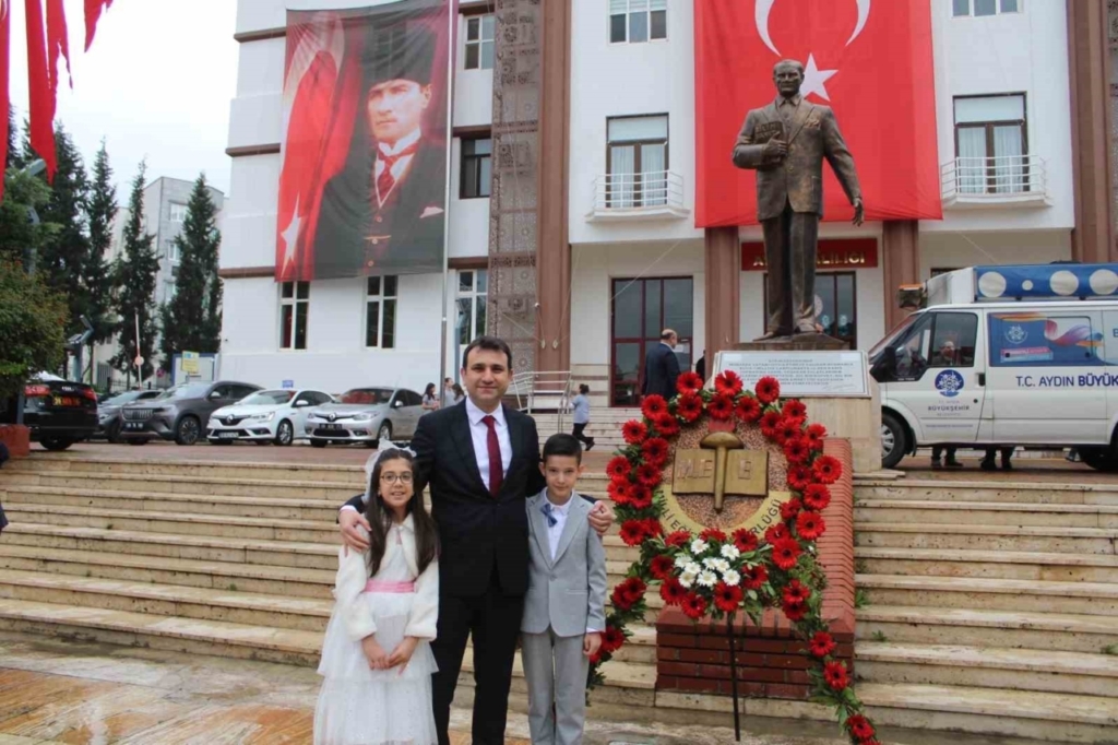 aydinda 23 nisan kutlamalari celenk sunumuyla basladi d6cb408df68e