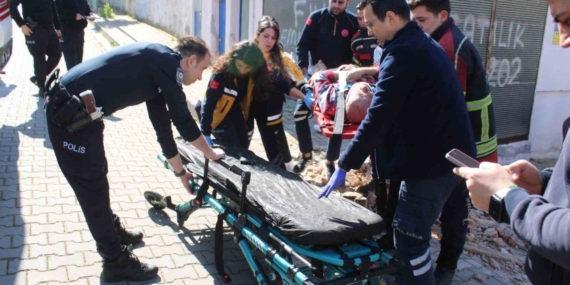 Aydın’da balkon çöktü: 2 yaralı