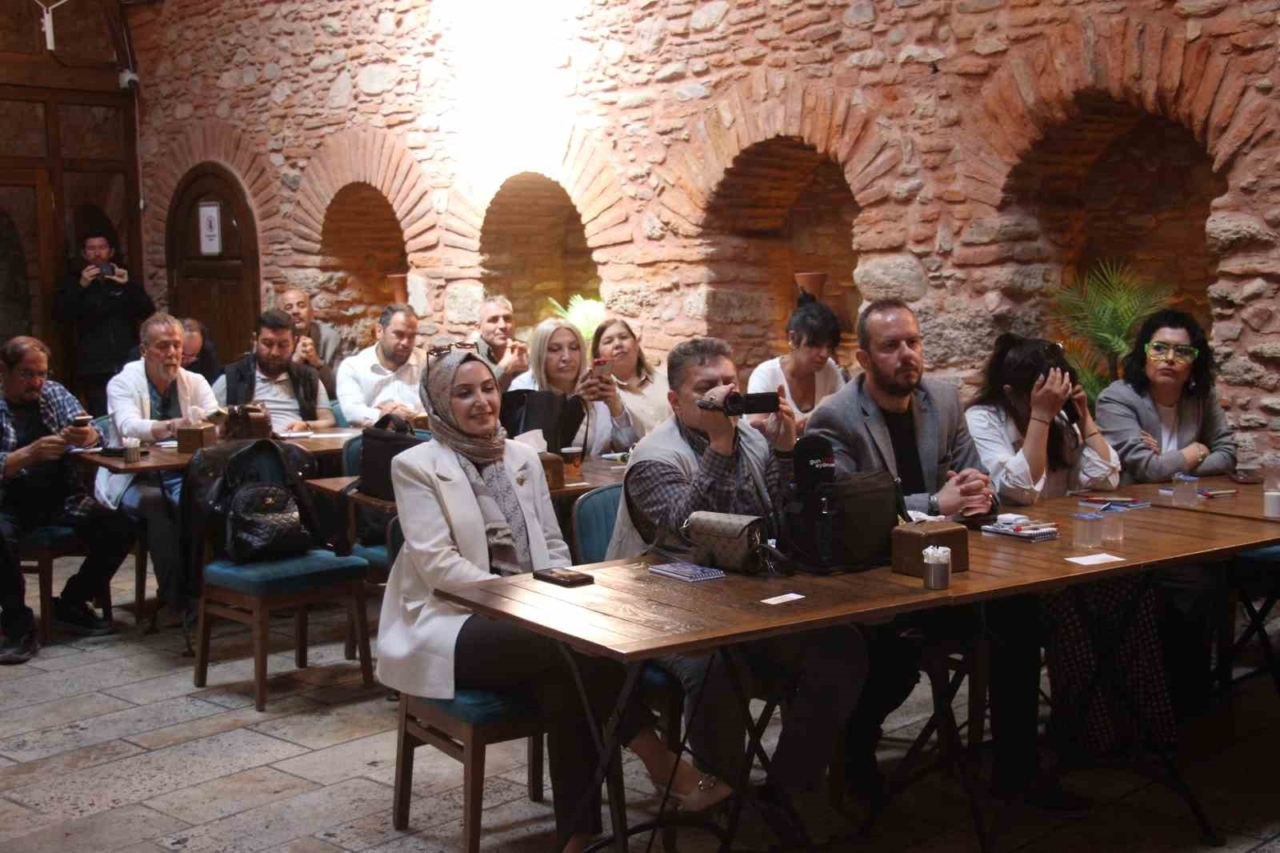 Aydın’da gazetecilere dijital medya ve yapay zeka eğitimi 1 aydinda gazetecilere dijital medya ve yapay zeka egitimi 88da56c634fd