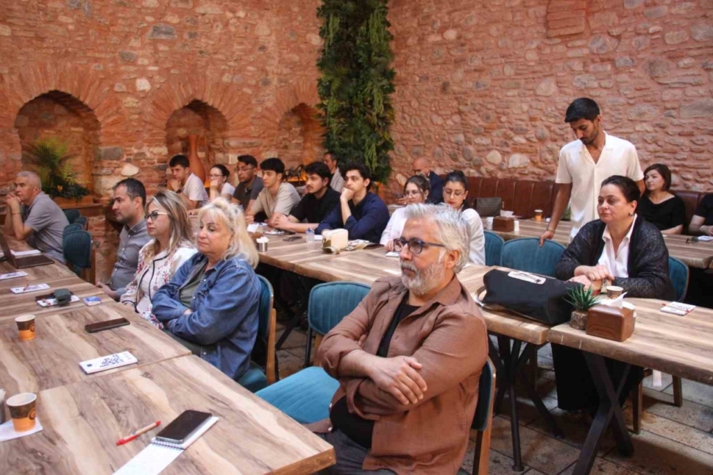 aydinda gazetecilere dijital medya ve yapay zeka egitimi 9158ee8852d1