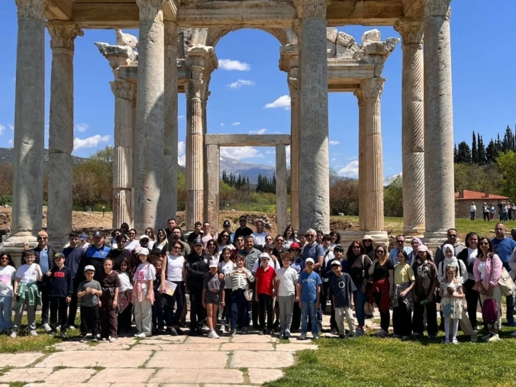 aydinda polisler ve aileleri tarihle bulustu 3a04ea3fd700