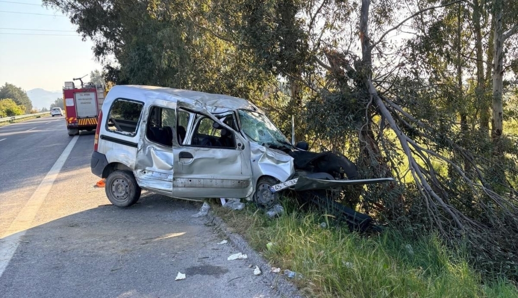 aydinda trafik kazasi 3 yarali 7b91b92f7941
