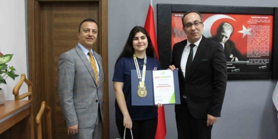 Aydınlı öğrenci uluslararası matematik olimpiyatında altın kazandı