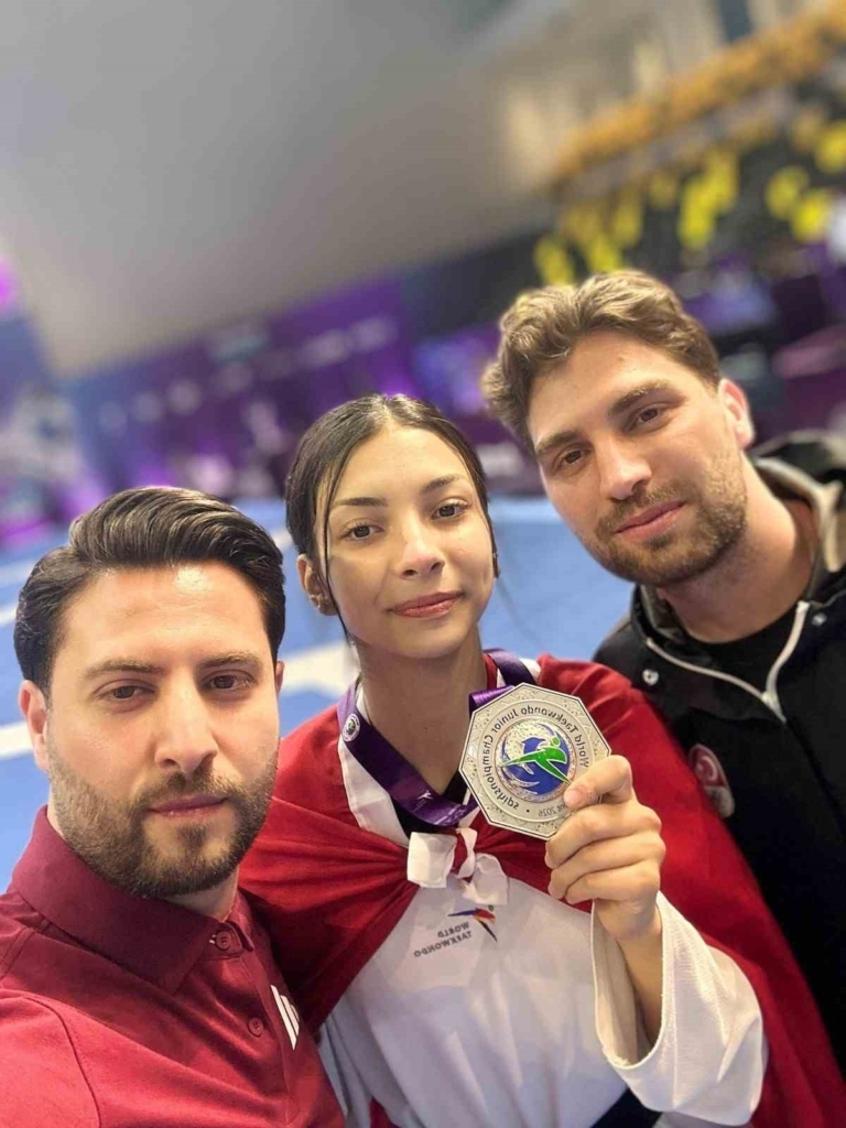 aydinli sporcu ulkeyi gururlandirdi d9d70a2b3ded