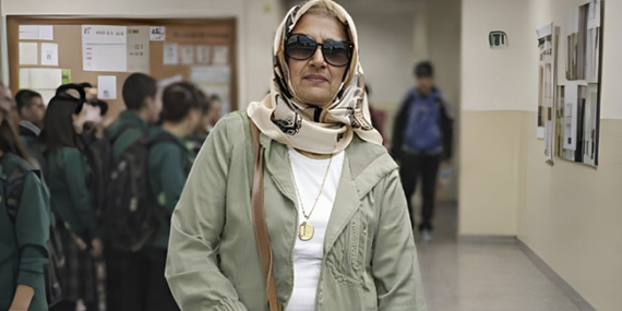 Ayla öğretmen öğrencilerine siper oldu