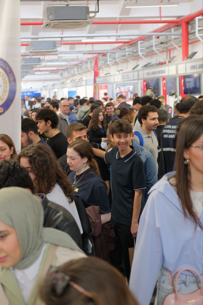 b9f57d9b d56d 4f07 bca6 6b375c9df66c