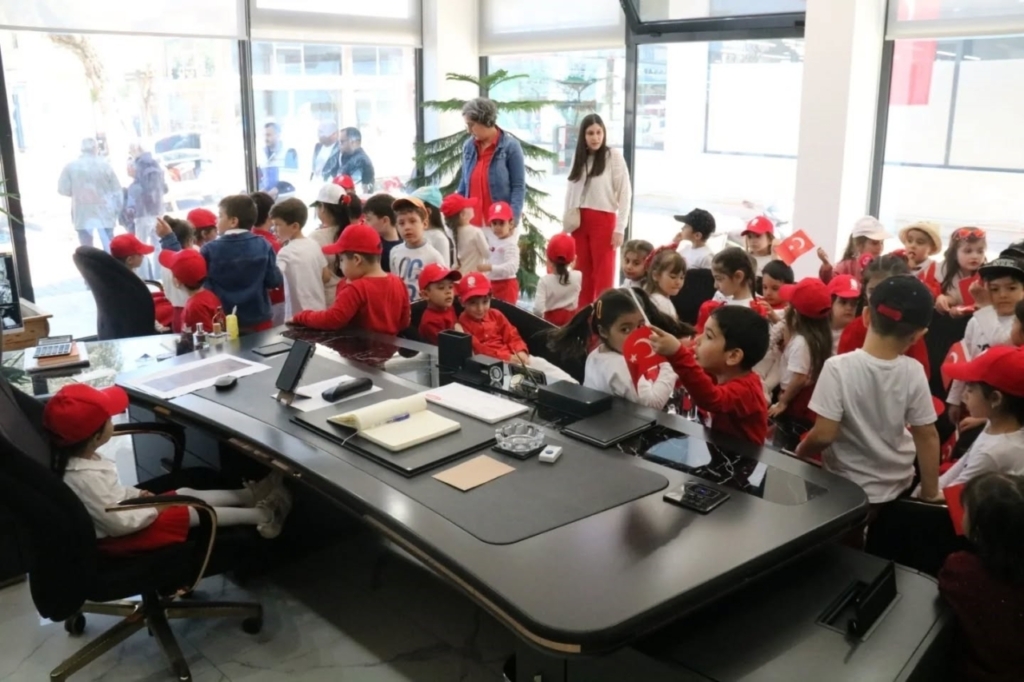 baskan ercan koltugunu devretti 12affd6e5a49