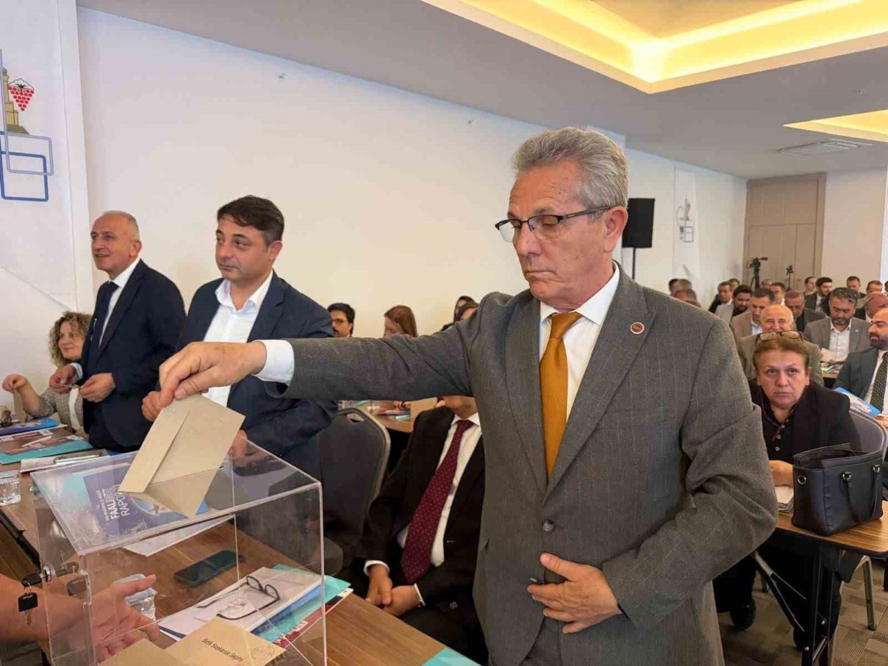 Başkan Tetik Ege Belediyeler Birliği encümen üyeliğine yeniden seçildi 1 baskan tetik ege belediyeler birligi encumen uyeligine yeniden secildi 0f969b7e406a