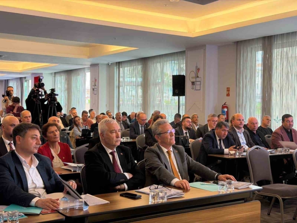 baskan tetik ege belediyeler birligi encumen uyeligine yeniden secildi 1135b00aaa6e