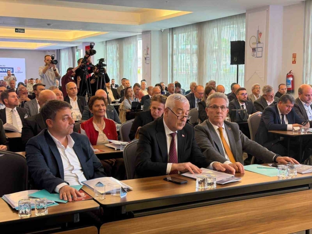 baskan tetik ege belediyeler birligi encumen uyeligine yeniden secildi bab03c35b739