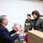 Başkan Yetişkin’den kadın meclis üyelerine anlamlı davranış