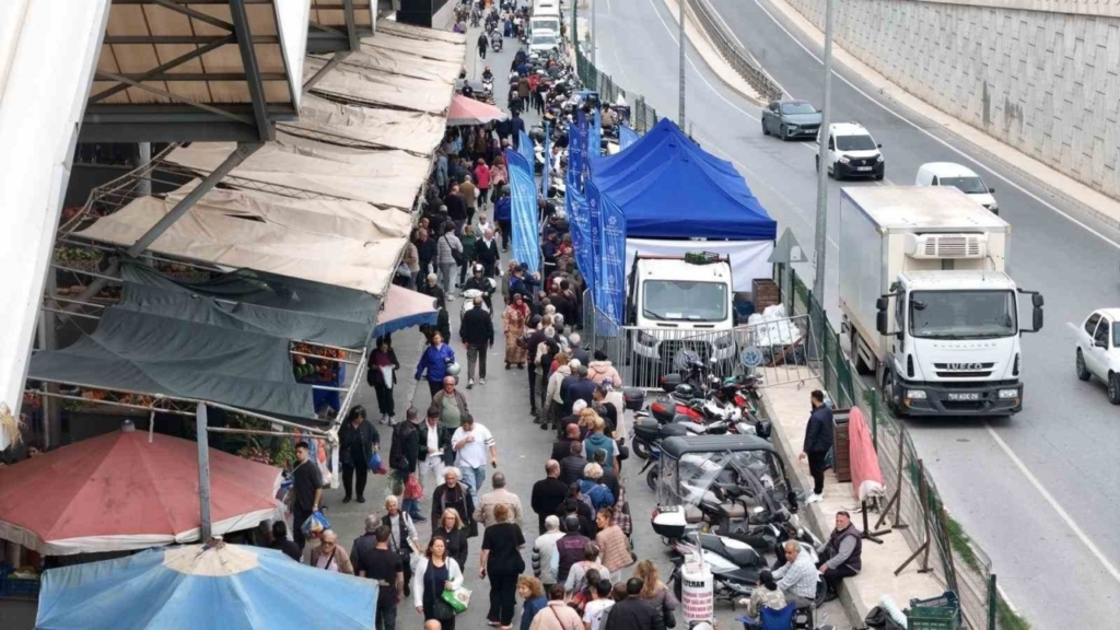 binlerce fide kusadasi ve incirliovada vatandaslarla bulustu bb42b0387e5b