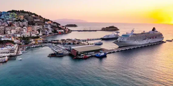 Kuşadası Merkez mi Güzelçamlı mı? Nerede Kalınır, Hangisi Daha İyi?