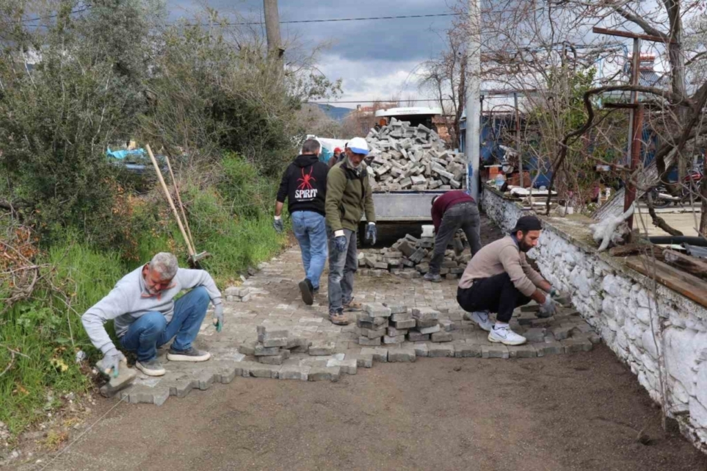 bozdogan akcay mahallesinde yollar yenilendi 46619726eea8