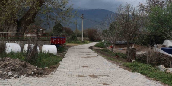 Bozdoğan Akçay Mahallesi’nde yollar yenilendi