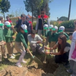 Bozdoğan Hükümet Konağı Bahçesinde çocuklarla fidan dikimi yapıldı