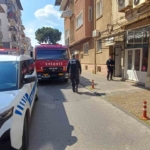 Çatıda yaktığı kablo ekipleri harekete geçirdi