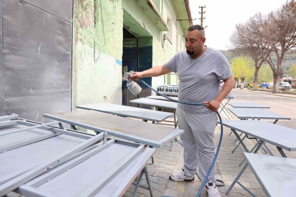 cemiyetlerin vazgecilmezi demir masalar sezona hazirlaniyor 4f6bed9b0755