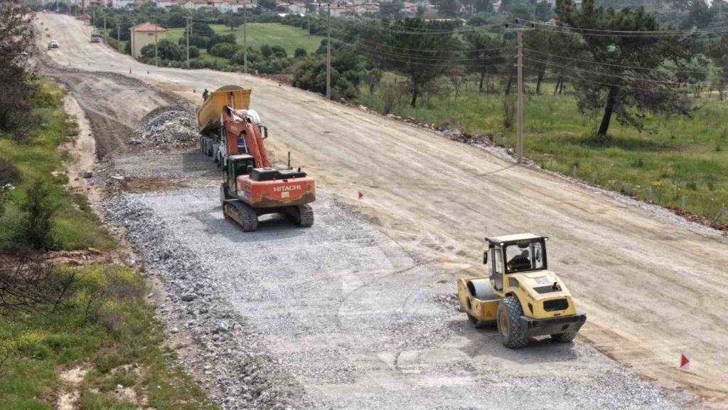 didim akbukte yol yenileme calismalari basladi e658f31344af