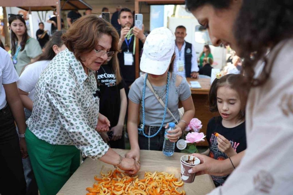 didim ege lezzetleri festivali akkoyde yaklasik 140 bin ziyaretciyi agirladi 124cee386284