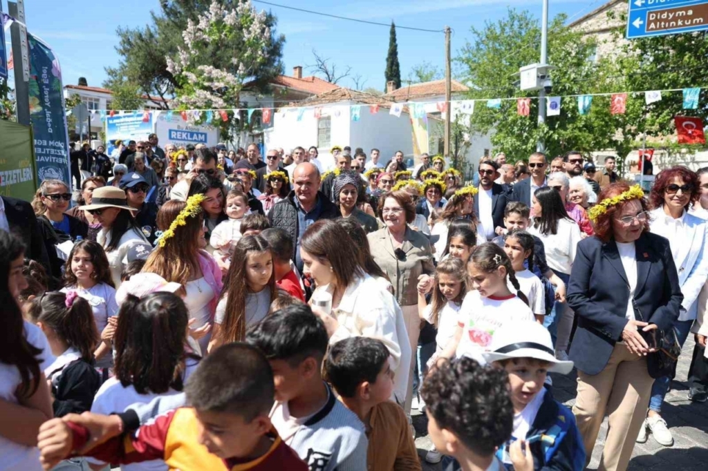 didimde 2 ege lezzetleri festivali zengin tatlariyla basladi 81f3b53ac35a