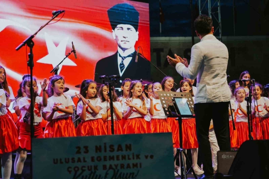 Didim’de bayram coşkusu sokaklara taştı 6 didimde bayram coskusu sokaklara tasti 71af84e4c4bc