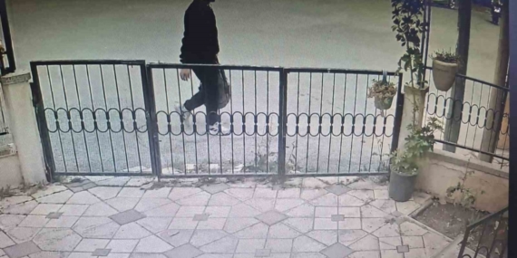 Didim’de “polisiz” diyerek dolandırdılar, kaçarken kaza yapınca yakalandılar