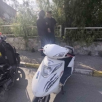 Dur ihtarına uymadı yayaya çarptı: 424 bin 500 bin TL ceza kesildi 1 Dur ihtarına uymayıp kaçan motosikletli yayaya çarptı: 424 bin 500 bin TL ceza kesildi