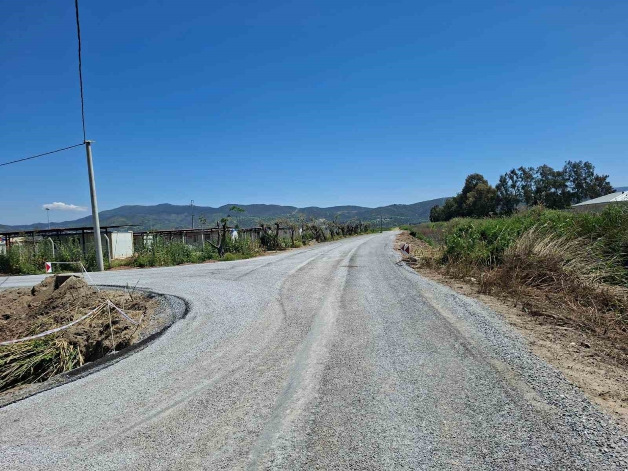 efeler belediyesi asfaltlama calismalarini surduruyor b7bca97b7b6f