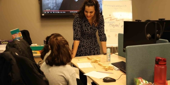 Efeler Belediyesi Dijital Gençlik Merkezi gençlerin uğrak noktası oldu