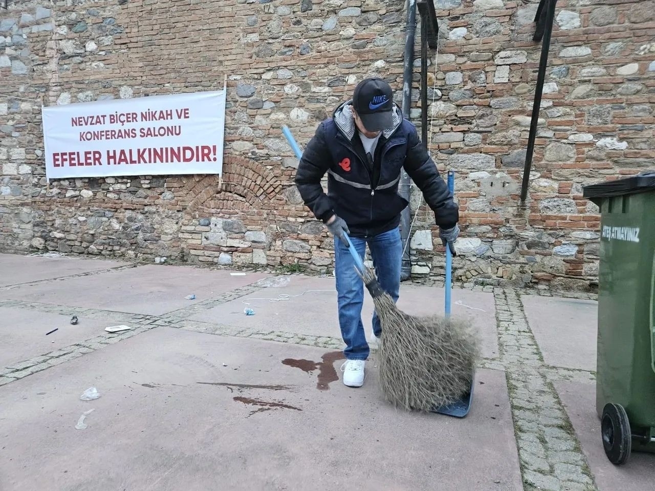 efeler belediyesi ekipleri nevzat bicer parkini temizledi ca4059119cd8