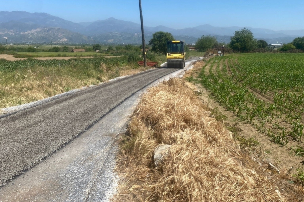 efeler belediyesi yol yapim ve onarim calismalarini surduruyor c2dfd5a8fefe