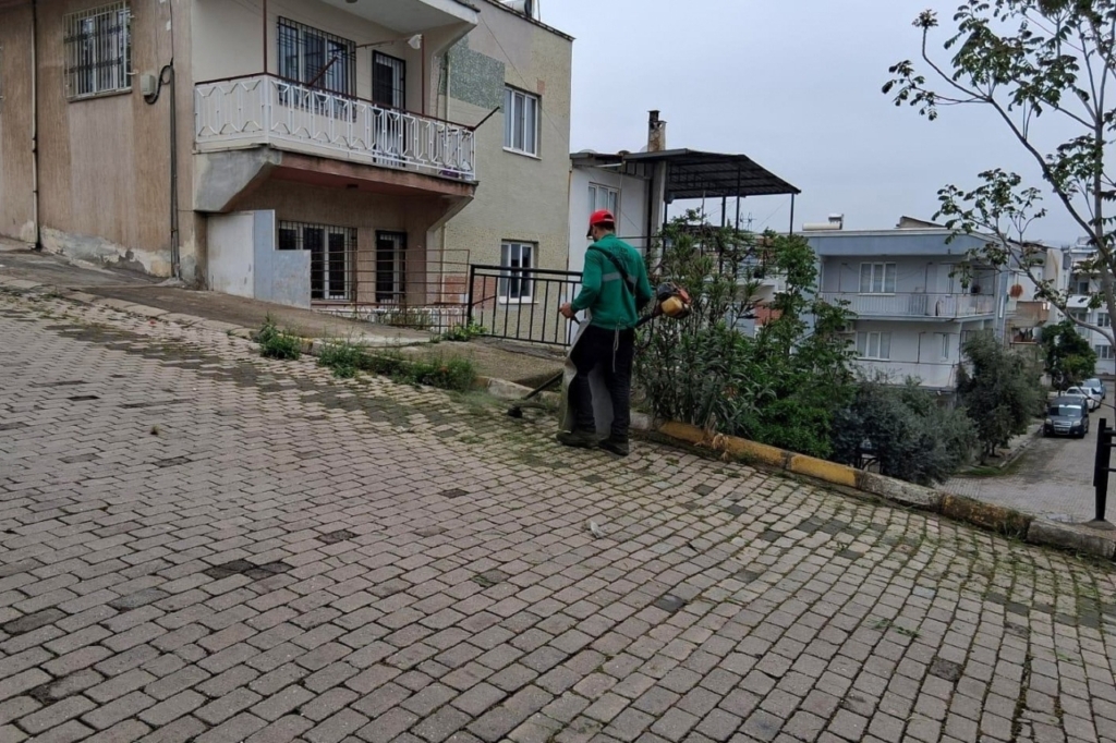 Efeler Belediyesi’nden bahar temizliği 4 efeler belediyesinden bahar temizligi 780c11e242fd
