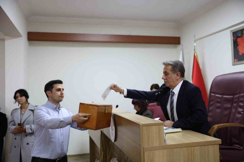 Efeler Belediyesi 2025 yılı faaliyet raporu onaylandı 3 efeler belediyesinin 2025 yili faaliyet raporu oy birligi ile onaylandi 54608b405a33