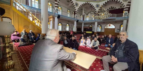 Efeler’de hacı adaylarına eğitim semineri verildi