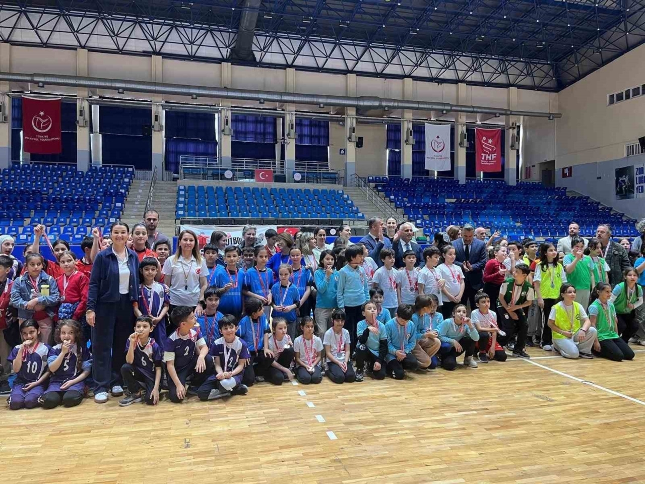 Efeler’de minikler sporla buluştu 1 efelerde minikler sporla bulustu 902c2f63ce7f