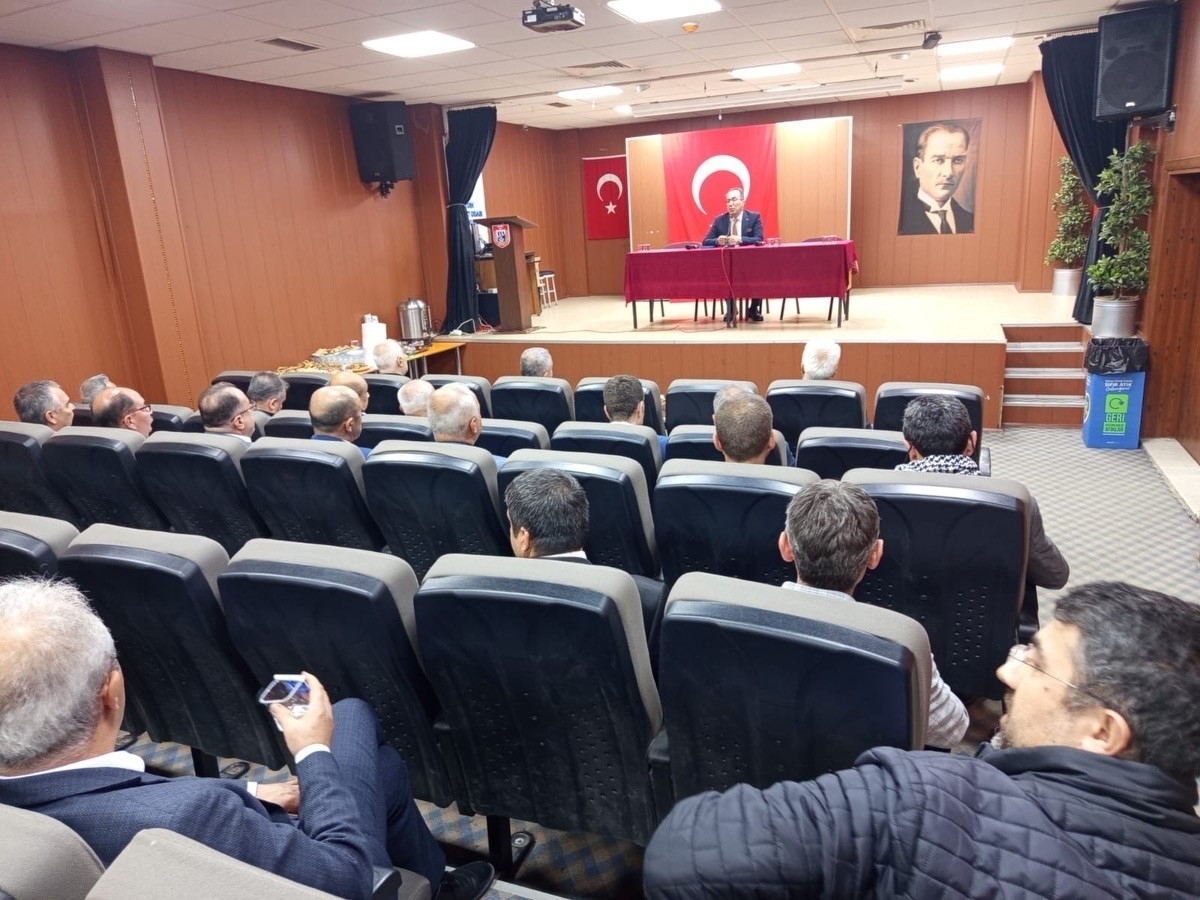 efelerde okul mudurleri bir araya geldi 23 nisan etkinlikleri gorusuldu ee1fad34a755