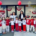 Efeler’in minikleri 23 Nisan’ı kutladı