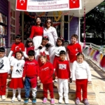 Efeler’in minikleri 23 Nisan’ı kutladı