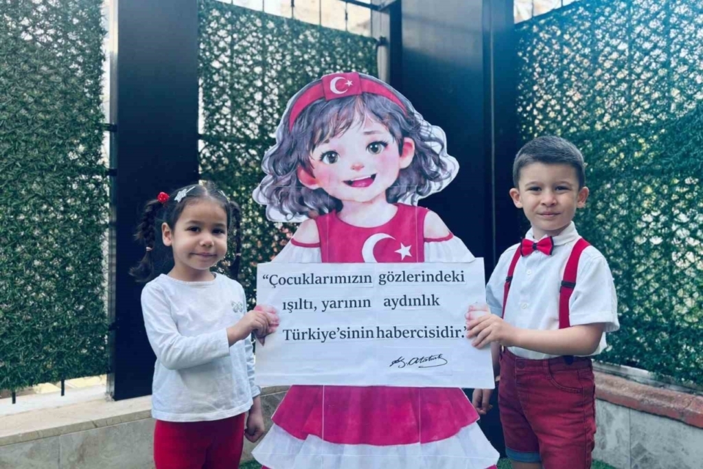 Efeler’in minikleri 23 Nisan’ı kutladı 2 efelerin minikleri 23 nisani kutladi cab6f63f2242