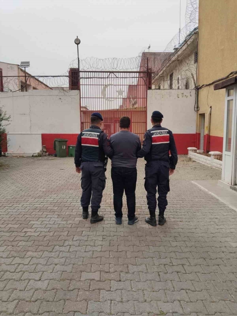 germencikte 10 yil hapis cezasi ile aranan hukumlu yakalandi 5fea5570c6c6