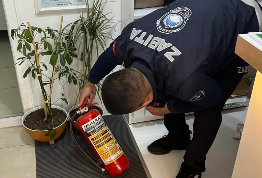 germencikte ruhsatlar kontrol edildi 67b1cd5df869