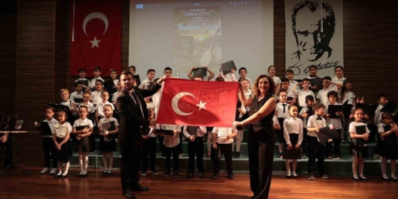 İncirliova’da minik seslerden türkü şöleni